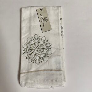 2pk of Bee & Willow kitchen towels.